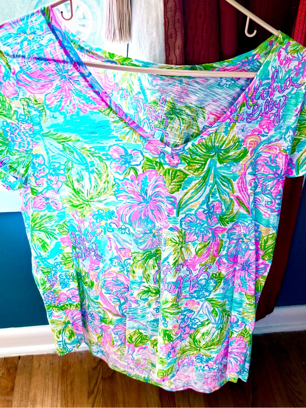 Lilly Pulitzer Bright Floral V-Neck Tee -Turquoise, Pink & Green. 100 cotton, XL